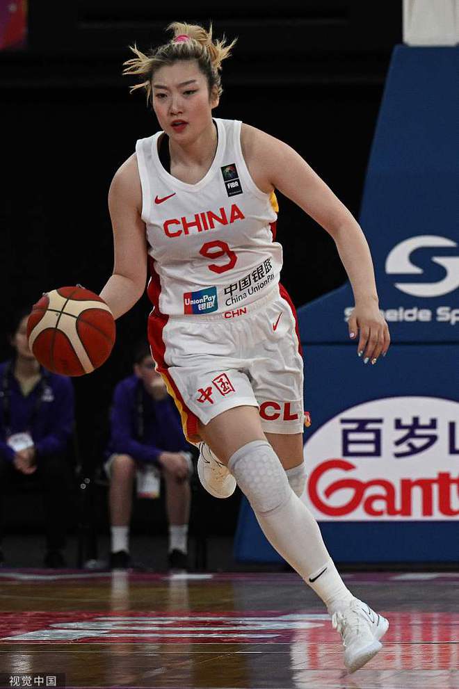 中国女篮世界杯预选赛大胜对手，士气高涨