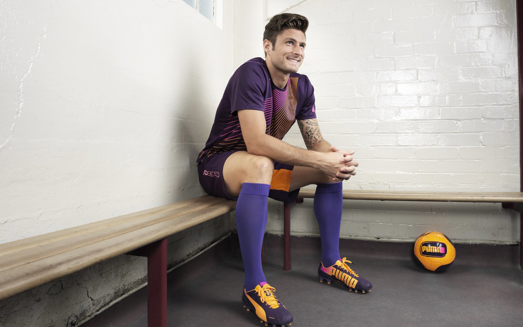 草地网球公开赛：经典与现代的交锋，草地网球适合上网的战术策略